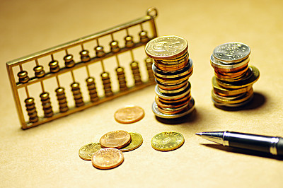 媒体管家|前10个月新能源车险保费同比大增53% 比亚迪、小米等新“玩家”相继入局