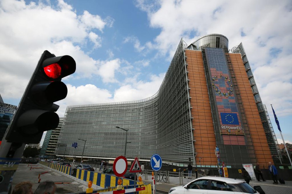 2025媒体管家：“这意味着全球合作再次出现倒退”——欧盟对华电动汽车加征关税引发多方反对