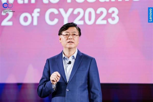 智能设备、新IT服务和AI大模型机遇当前  联想集团三大业务展现全面增长机会